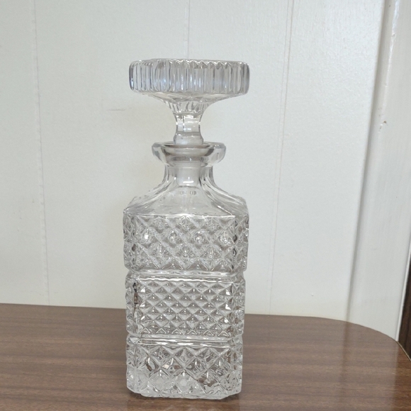 Other - Vintage Elegant Clear Glass Decanter